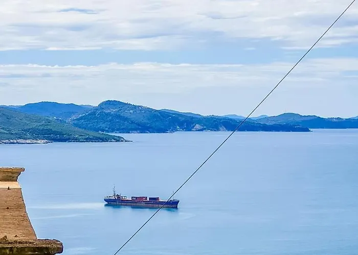 Apartment Arline's Luxury Retreat House *